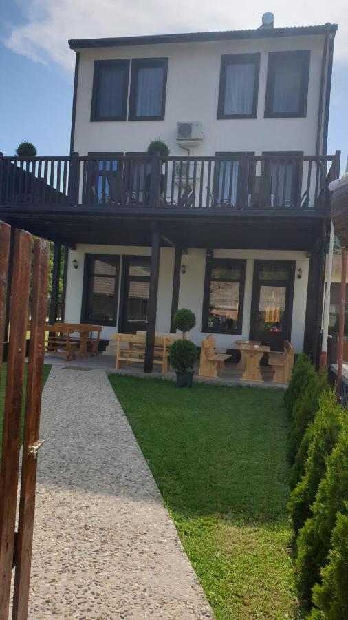 Бялата Къща Hotel Chakalarovo Buitenkant foto