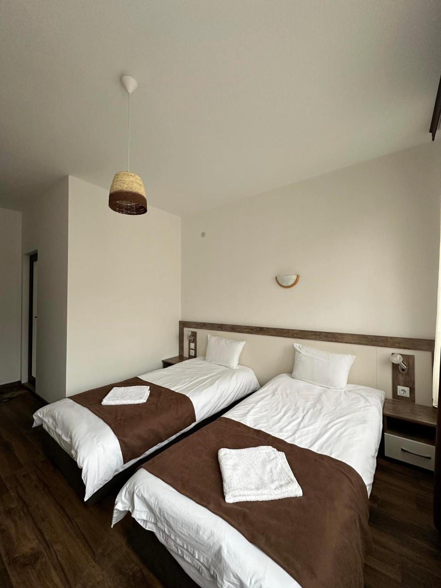 Бялата Къща Hotel Chakalarovo Buitenkant foto