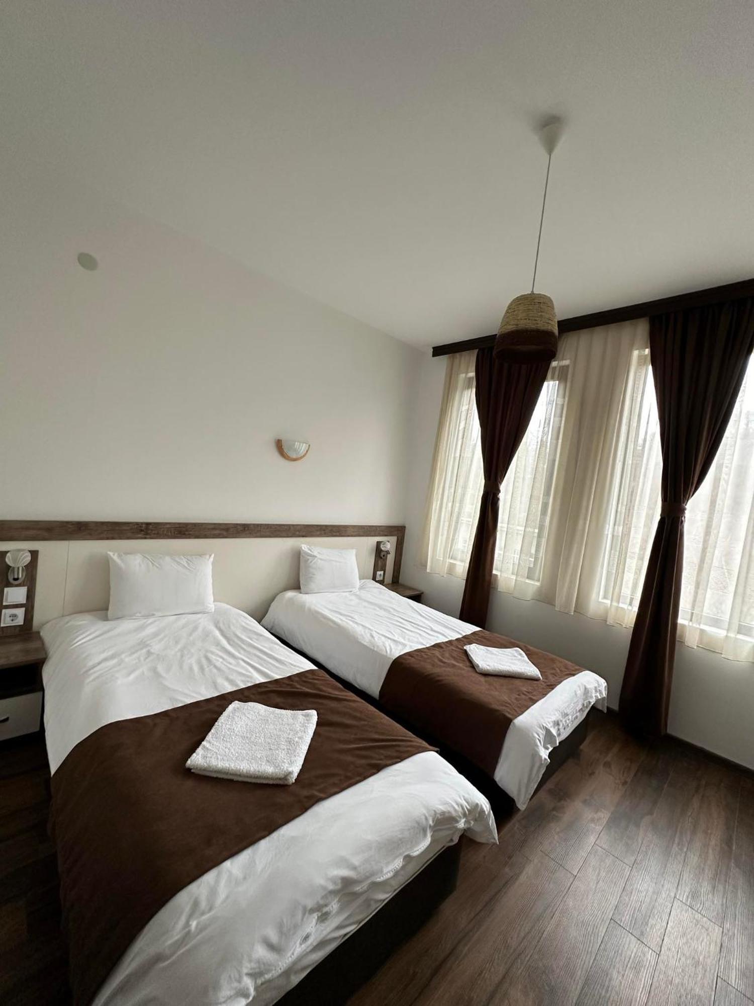 Бялата Къща Hotel Chakalarovo Buitenkant foto
