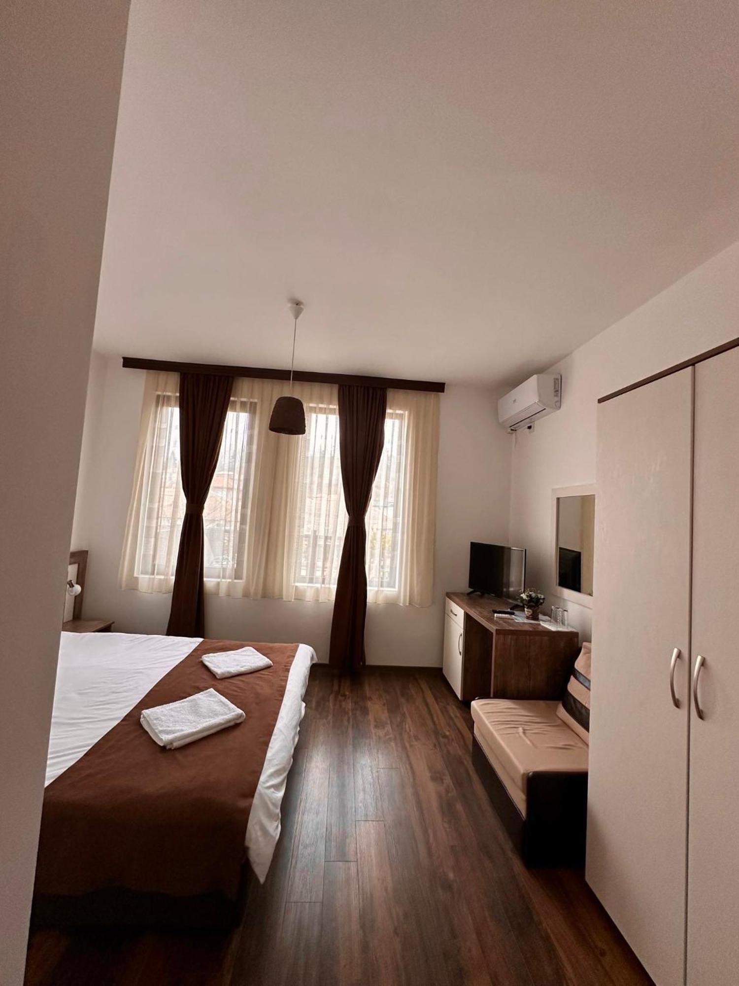 Бялата Къща Hotel Chakalarovo Buitenkant foto