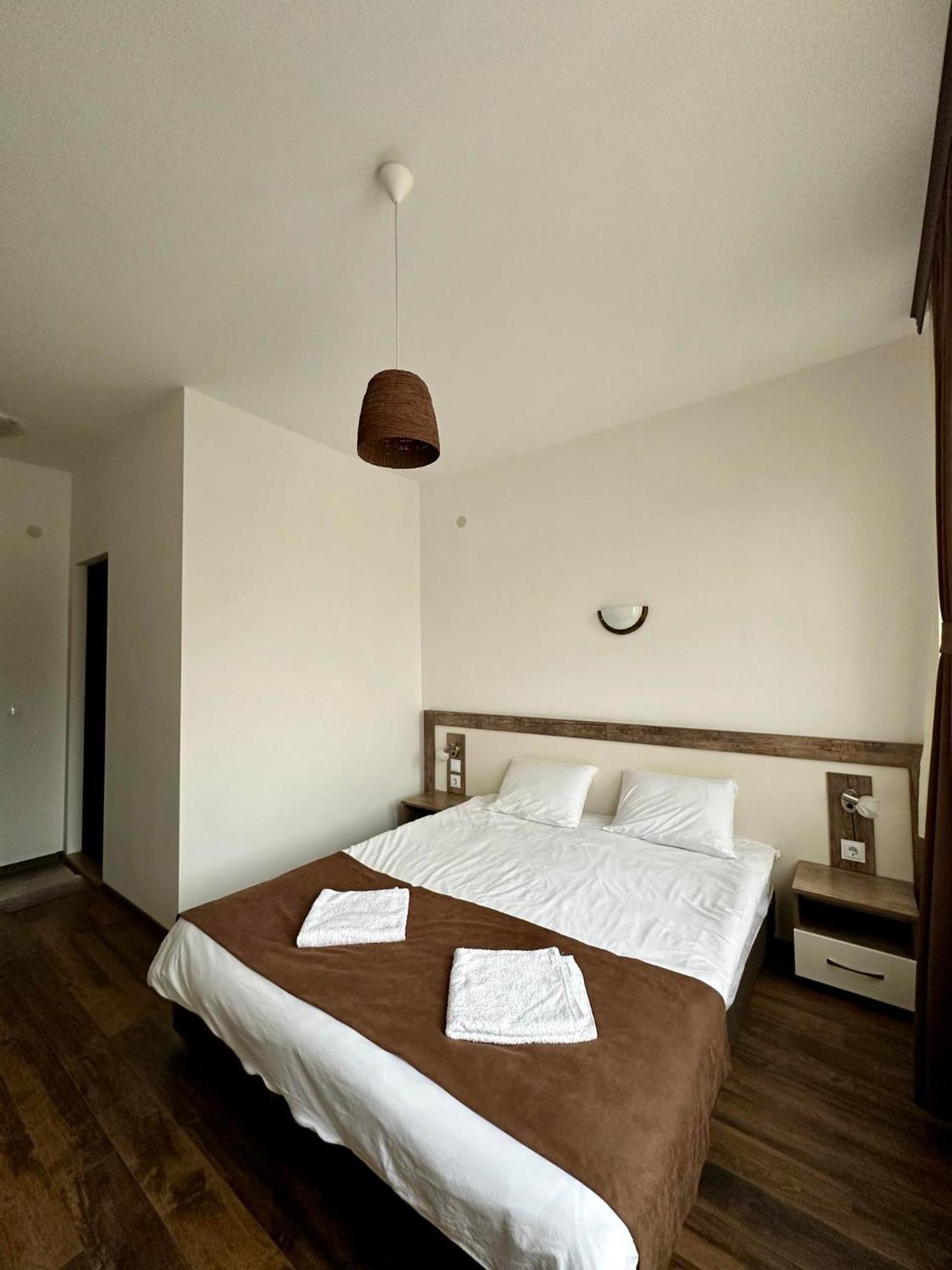 Бялата Къща Hotel Chakalarovo Buitenkant foto
