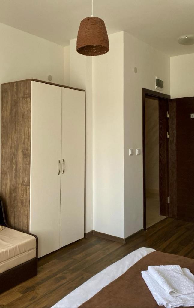 Бялата Къща Hotel Chakalarovo Buitenkant foto