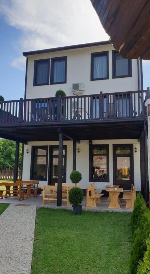 Бялата Къща Hotel Chakalarovo Buitenkant foto