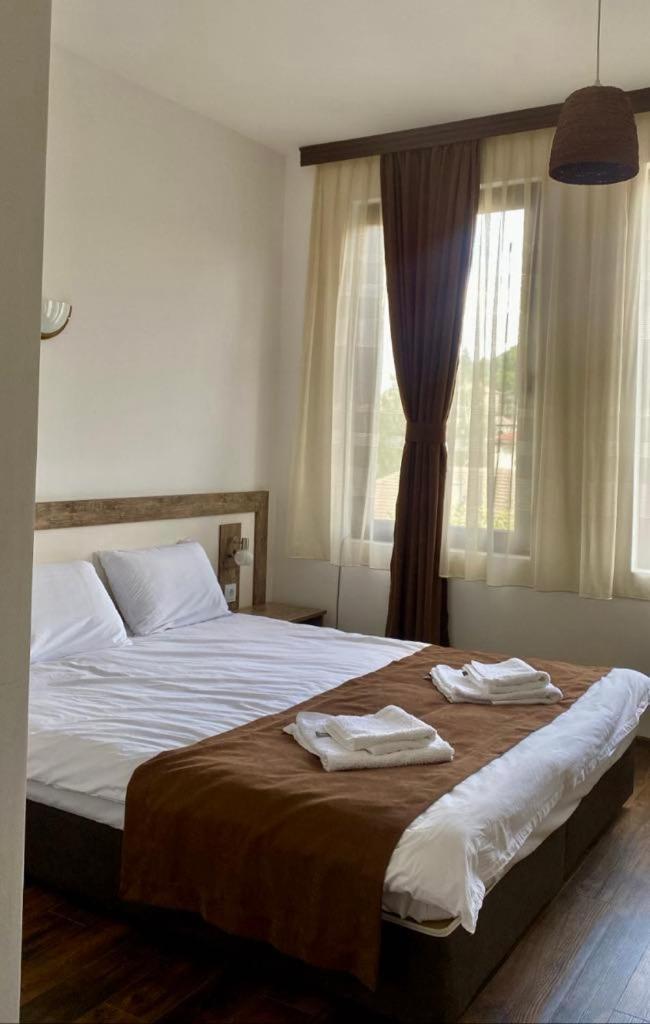 Бялата Къща Hotel Chakalarovo Buitenkant foto